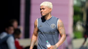 Martínez on Messi: 'We have to enjoy and learn from him'